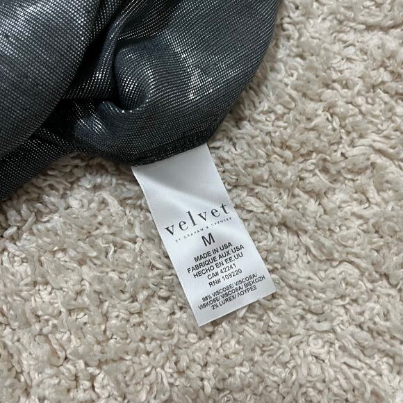 Velvet by Graham & Spencer Size Medium Metallic Gray Woven Scoop Neck Top - Picture 6 of 7